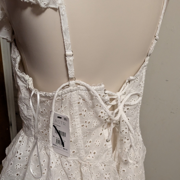 ❤️❤️❤️Astr White Eyelet Ruffle Blouse - Picture 5 of 8